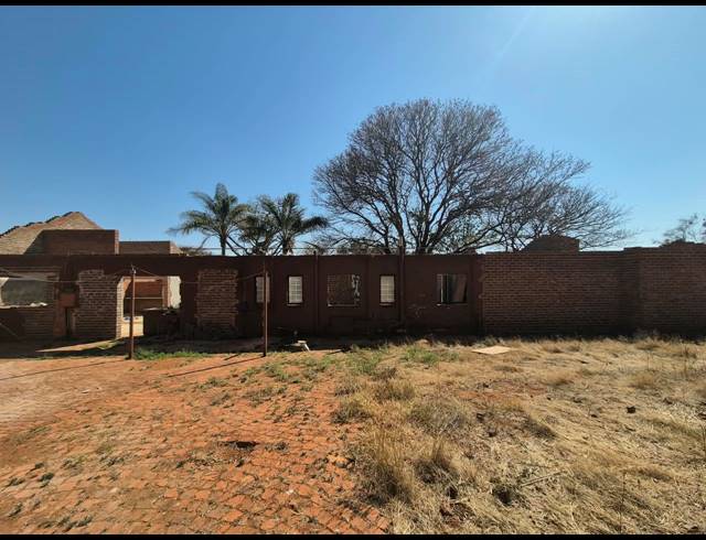FARM FOR SALE IN DE WILDT